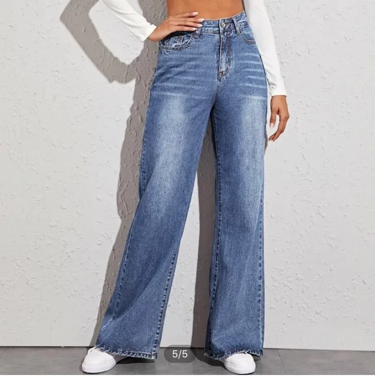 💙Säljer dessa snygga jeans som jag köpt på Shein.⚡️ De är i storlek S men skulle säga att det är liiite stora i storleken. Nypris: 269kr⚡️🤪 har endast provat dem på. Jeans & Byxor.