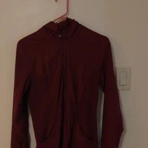 lululemon zip up hoodie  - tag was ripped off, almost never worn. bought for 120$ 