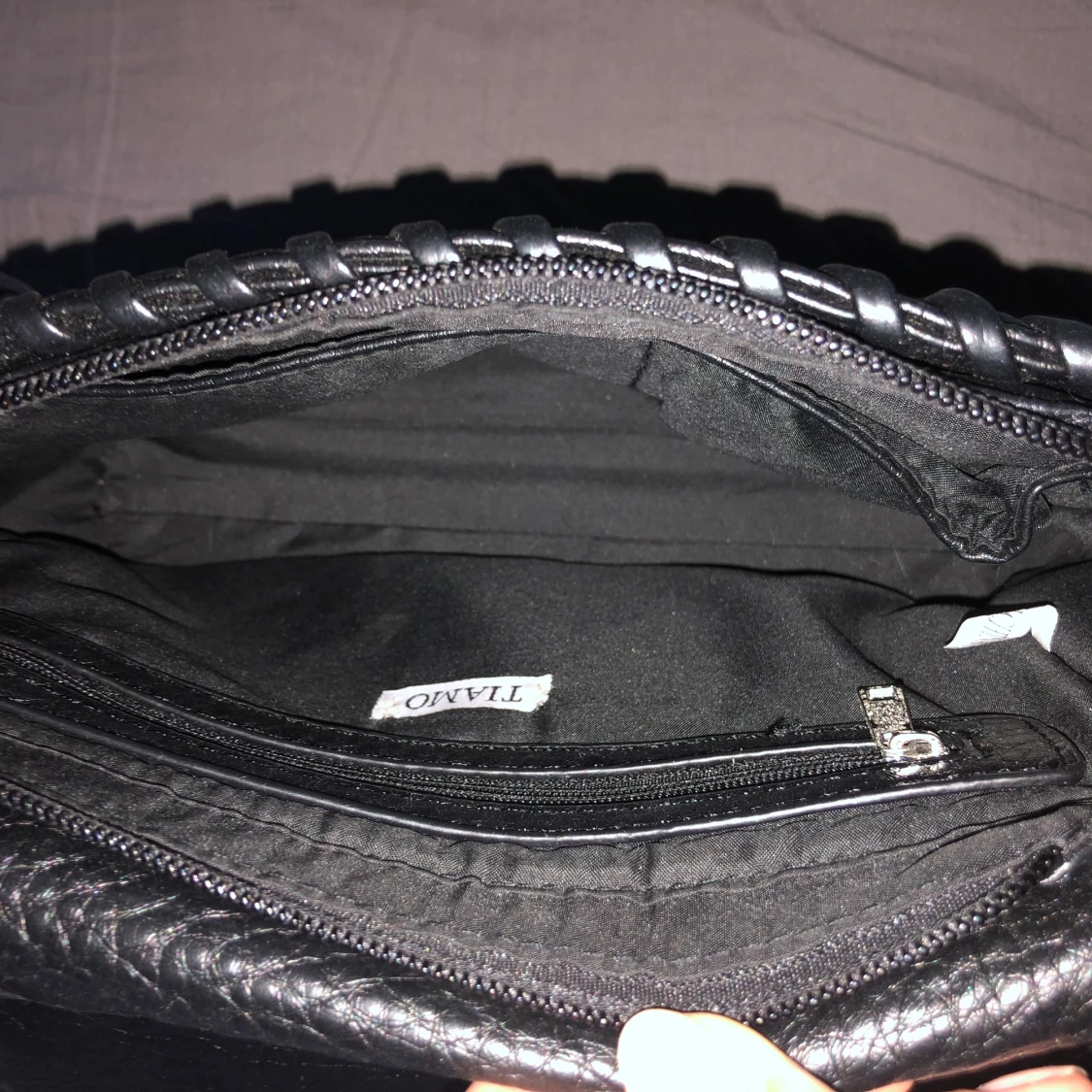Svart kedjeväska från Tiamo - 91