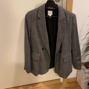 Kavaj - Kavaj från hm, aldrig använd!! 