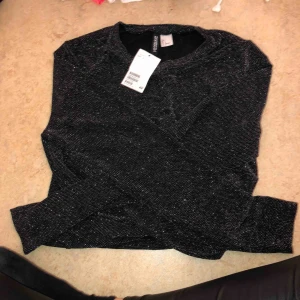  - Endast testad Frakt tillkommer Kan mötas upp Prislapp kvar Passar både XS-L beroende på hur du vill ha den