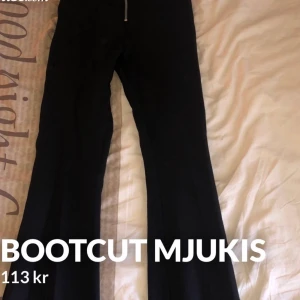 Bootcut mjukis - Bootcut mjukis. Köpa på kappahl. Storlek: 158 men är som en S. Mitt pris: 113 inkl frakt.