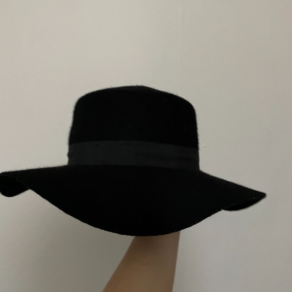 Svart hatt - H&M | Plick Second Hand