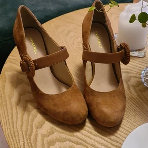 Nya vintage skor i äkta skinn stl 38 250 - Köpta på zalando för 600. Helt nya