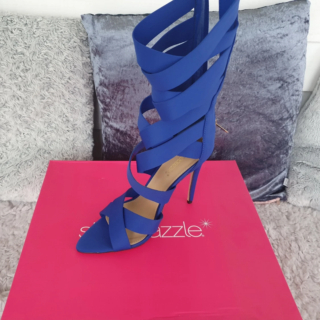 Blåa klackskor strl 38 - 90