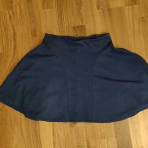 Kort blå kjol från Asos, bara använd ett par gånger. 