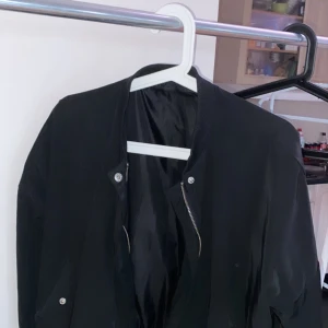 Bomberjacka - Passar s/xs