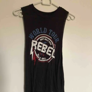  - Linne från Gina Tricot. Aldrig använt. Köparen står för frakt:)