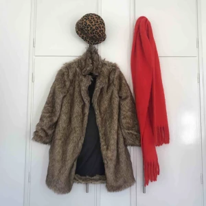  - Trendy Fake fur, knee long, Soft and warm, Fantastic texture