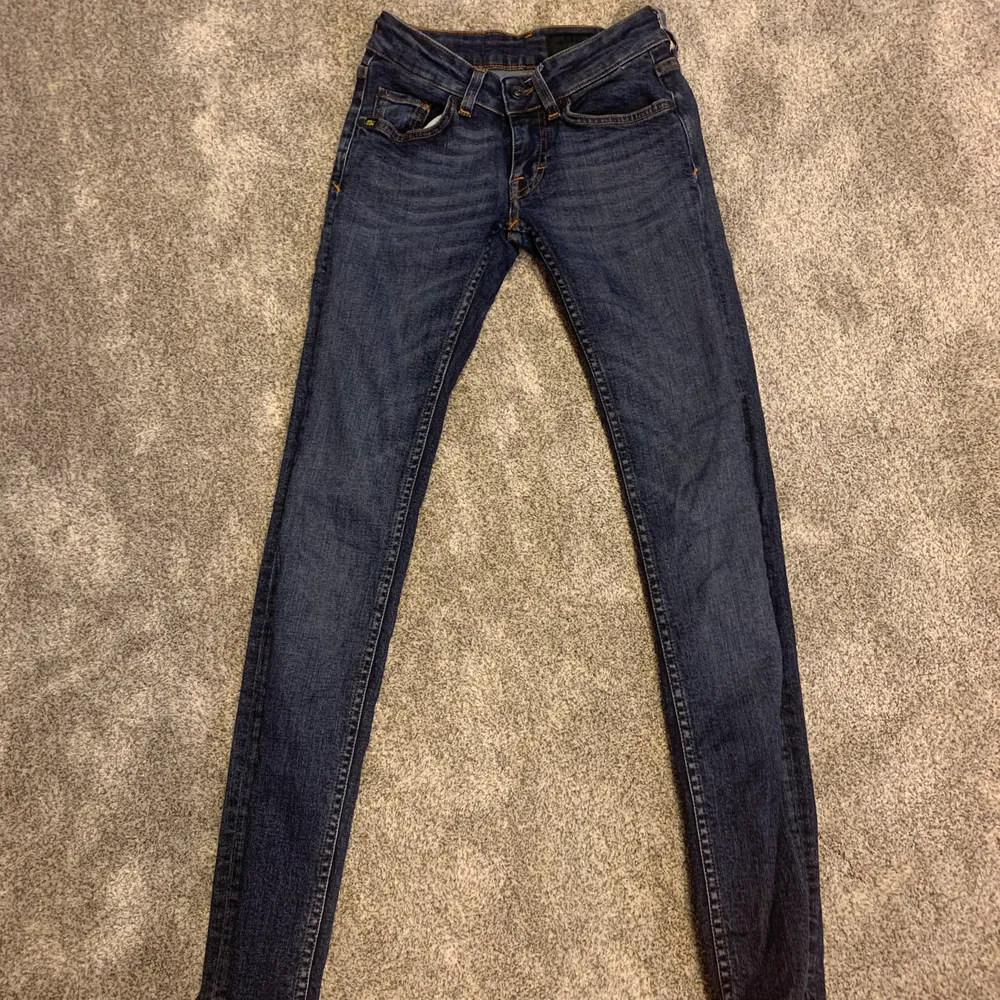 Väldigt fina jeans och i gott skick från Tiger of Sweden, använda 1 gång. Säljes pga att dom blivit för små. Jeans & Byxor.