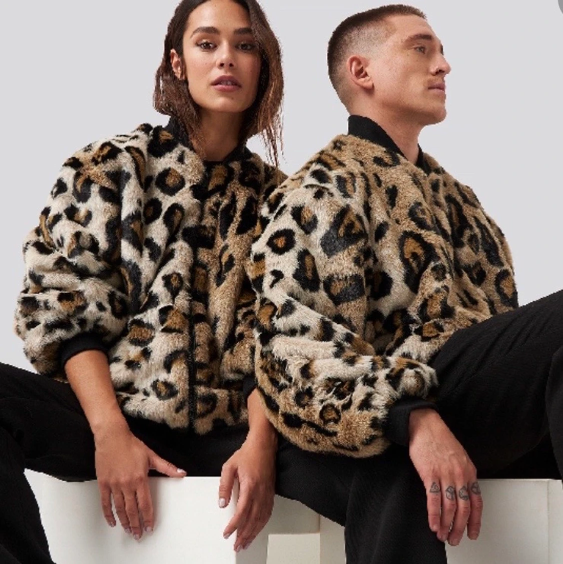 Päls jacka med leo print 