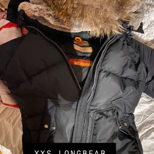 Para Jumper Long bear jacka XXS - Parajumper longbear i väldigt bra skick. Säljs pga utav att den inte används