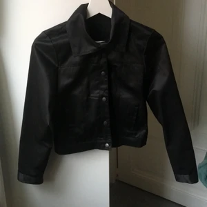 Skjortjacka - Jättesnygg nätt jacka i skjortmodell🙌🏻 Knappt använd