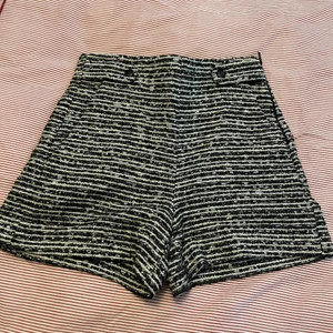 Shorts - Shorts ifrån Zara.