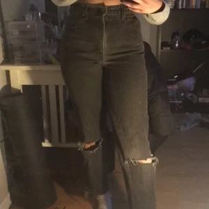 Levis jeans - Jag fick jeansen av min syster i julklapp men jag säljer dom då de inte är min stil. Dom är i bra skick 