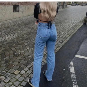 Säljer dessa jätte fina byxorna som tyvärr var för små för mig. Stl 36, 250+ frakt - Säljer dessa jätte fina byxorna som tyvärr var för små för mig. Stl 36, 250+ frakt