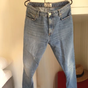  - Jeans from Acne, the popular model Pop. Bought 3 years ago, you can still find them in store. 