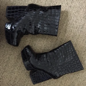  - Skor från Acne, stl 36.