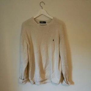  - Ralph lauren stickad tröja! XL men passar också M. Beror på hur man vill att den ska sitta.