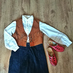  - Franskalas! Supersnygg fransväst som funkar till det mesta! 