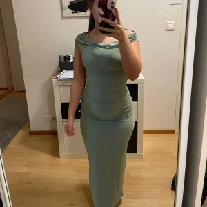 Two piece set  - Two piece set i färgen mint grön, använd en gång för bilden ☺️ 