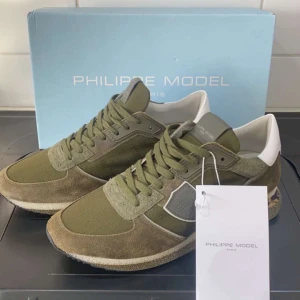 Phillipe models - Skorna är helt nya och säljer dom för att dom var för små fick dom i present så kan inte lämna tillbaka dom!