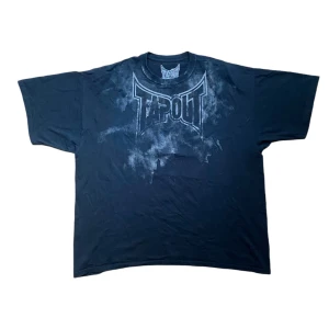 Tapout T-shirt  - Gigantisk Tapout T-shirt i storlek 2xl 🔥🔥 Tröjan är i bra skick hör av dig om du har några funderingar 🙏🤩