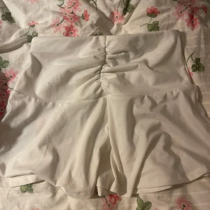 Kjol - Vit mini kjol