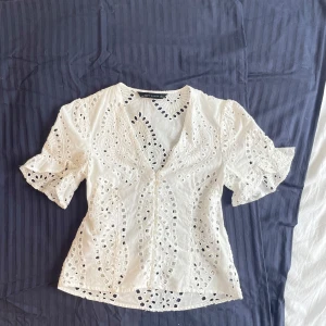 Zara blus - Super fin, bra skick inga fläckar eller annat🫶