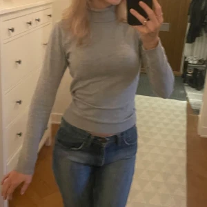 Polotröja  - Ljusgrå polotröja 