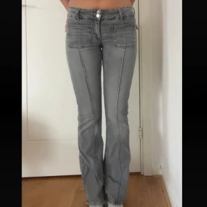 Lågmidjade jeans - Storlek XS