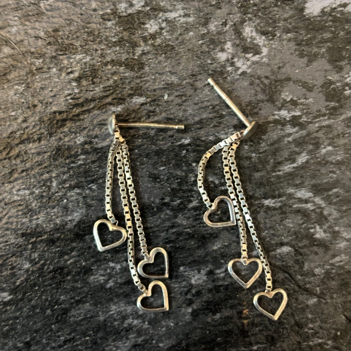 Fina äkta silver hjärt örhängen