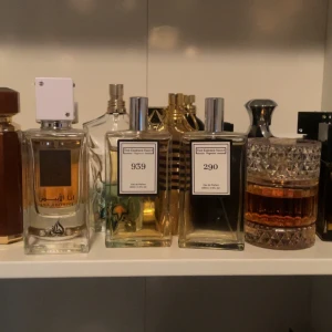 Parfym unisex/män utförsäljning - Arabians tonka, Liquid brun, JPG Elixir, Dior Homme intense, afnan turathi blue, Oud mood, Azzaro most wanted EDP, emir super crush, sharaf blend, club de nuit EDT, shaghaf oud, ana abiyedh, essence vault (by the fireplace & angels share) DM om du är intresserad och jag skriver ML/pris, priset kan även diskuteras och större discount om man köper fler.