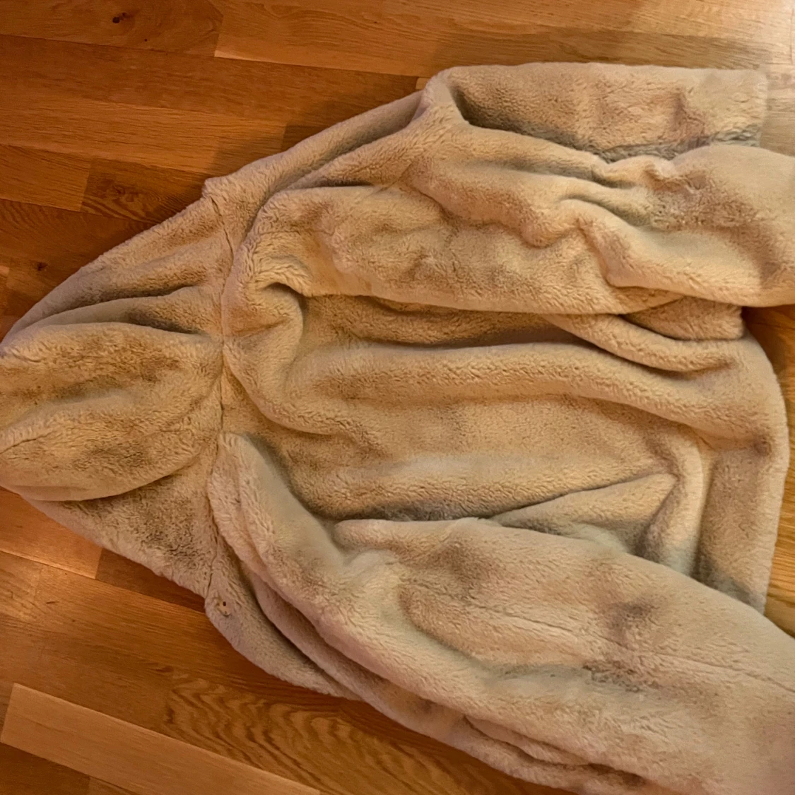 Beige teddyjacka från Zara Basic - 92