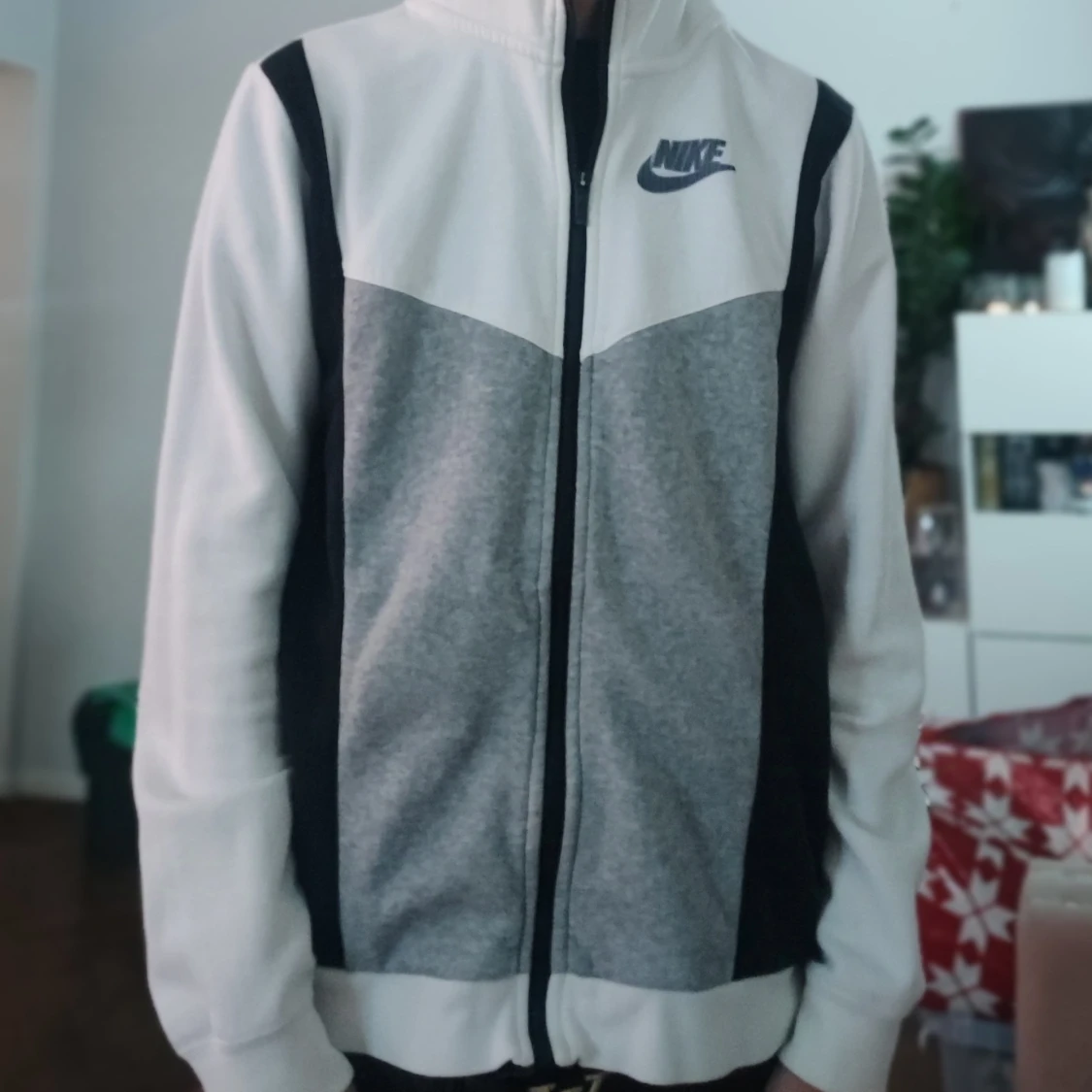 Grå vit Nike hoodie - 1