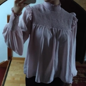 Bikbok rosa blus - Secondhand Blus, själv aldrig använt. Bra skick