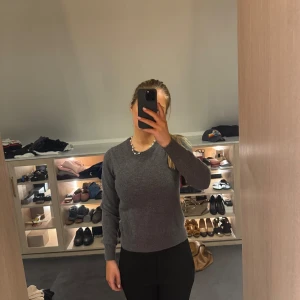 Ull tröja gant  - Säljer denna snygga ull tröja från gant. Det är 100% fårull🥰storlek xs. Väldigt bra skick🥰skriv privat för frågor❤️