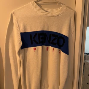 Vit stickad kenzo tröja  - Rensar garderoben, den är för liten på mig. Använd ca 2-3 gånger.