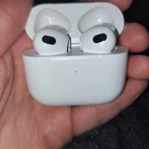 Airlods 3 - helt nya, ingen box följer med
