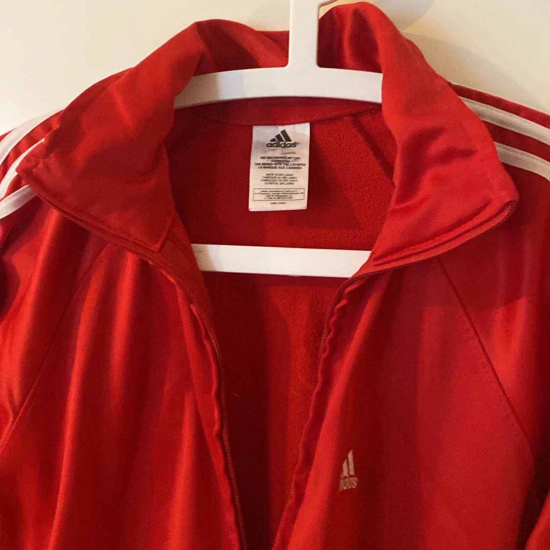 Röd träningsjacka från Adidas - 91