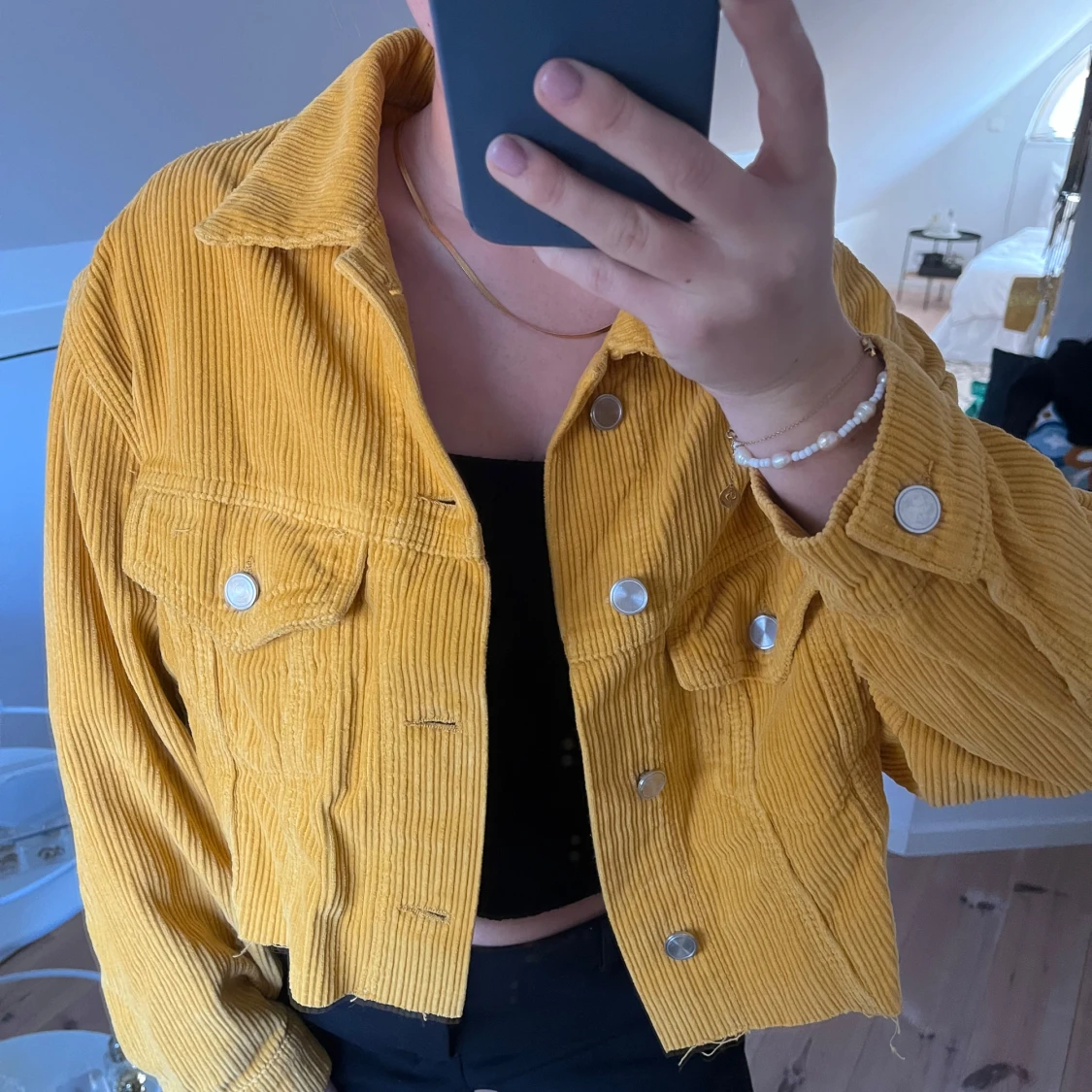 Gul manchesterjacka från Karve