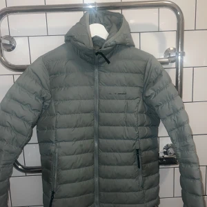 Peak Performance jacka - Hel peak jacka. Knappt använd i storlek S