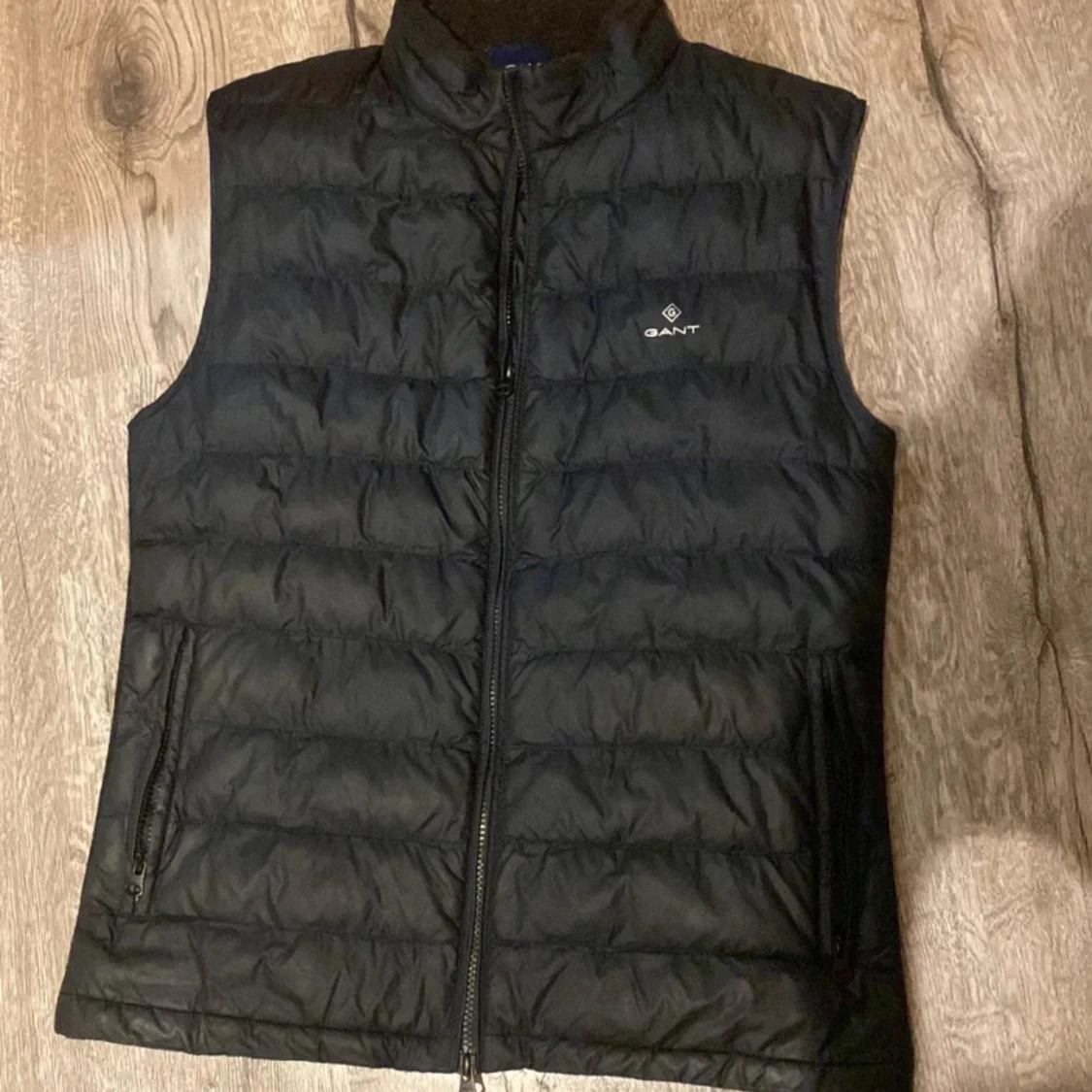 Svart dunväst från Gant - 2