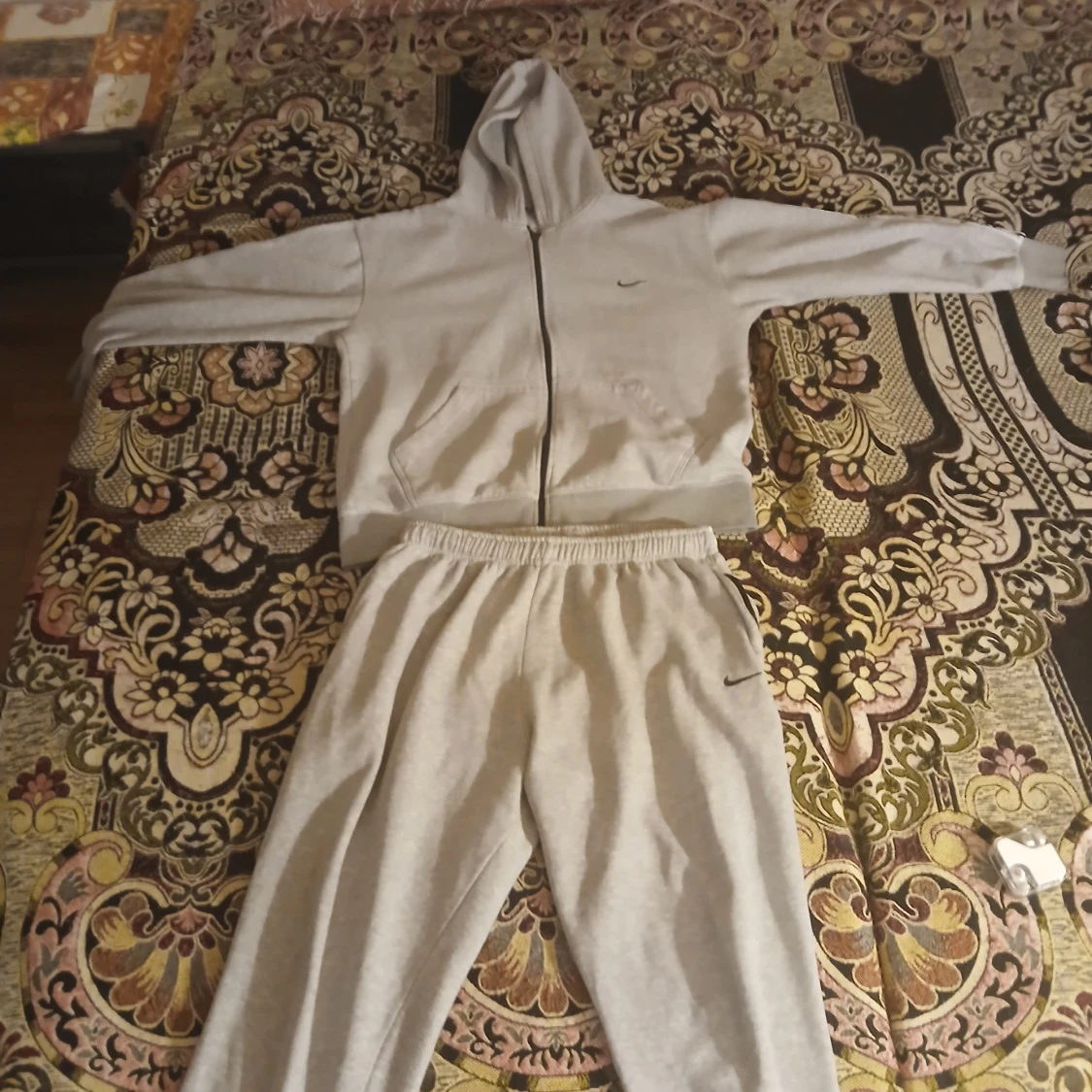 Grå hoodie från Nike tracksuit