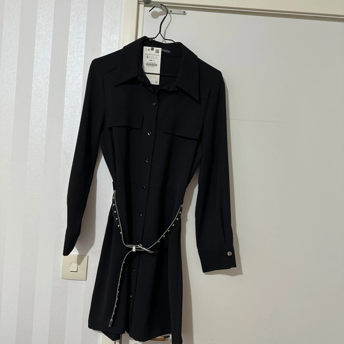 Svart klänning med bälte