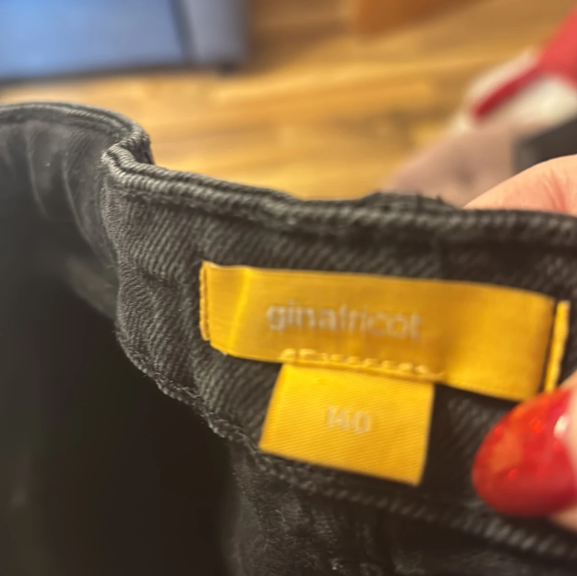 Svarta jeans från Gina Tricot - 38