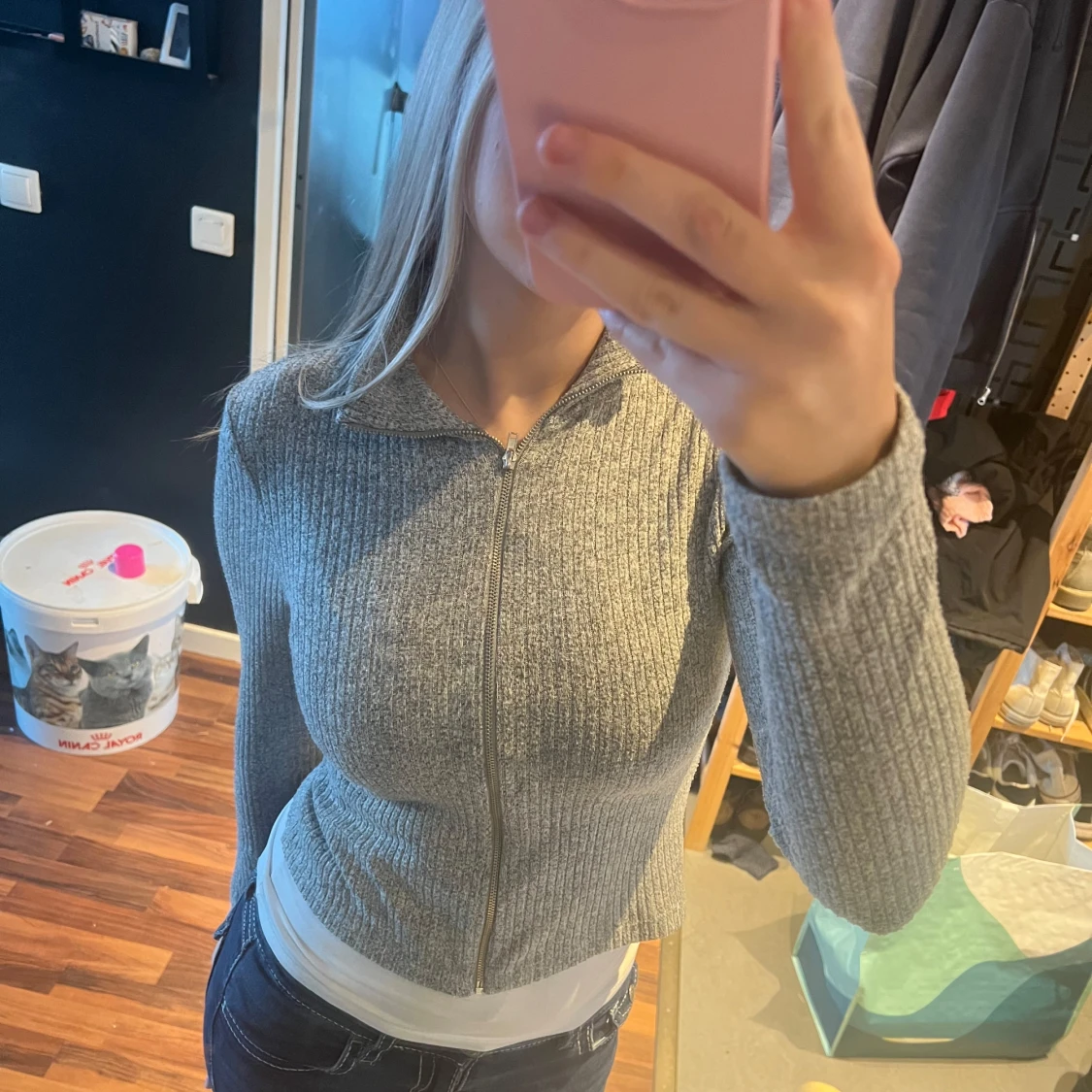 Grå  kofta med dragkedja - 90