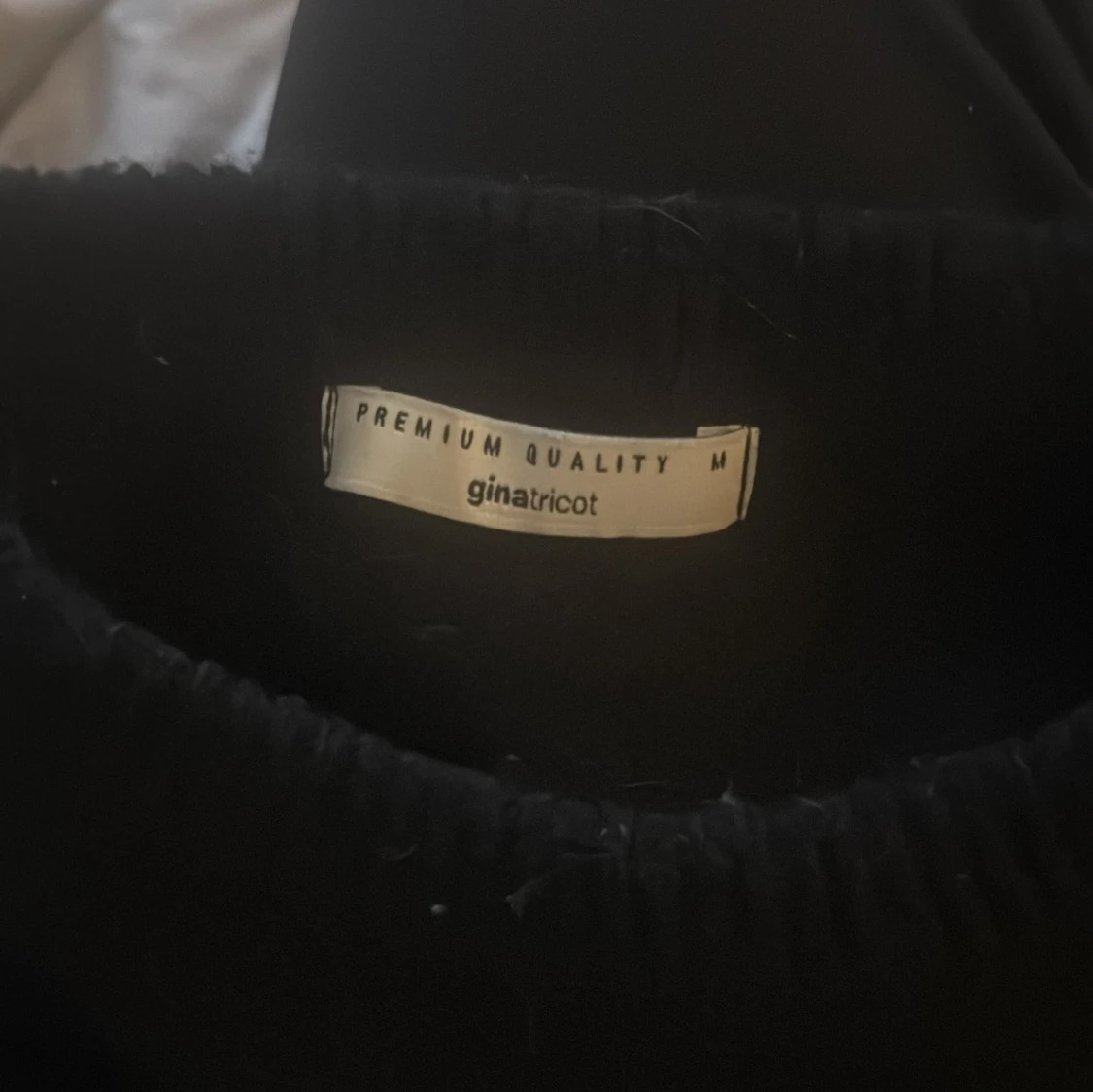 Svart kortärmad tröja  - 91