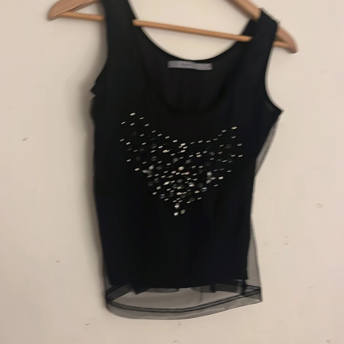 Svart ärmlös topp från Part Two