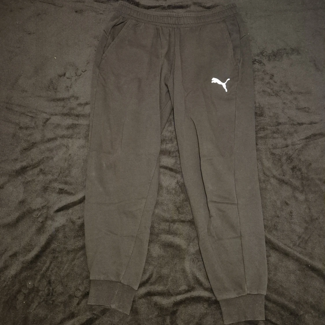 Svarta mjukisbyxor från Puma